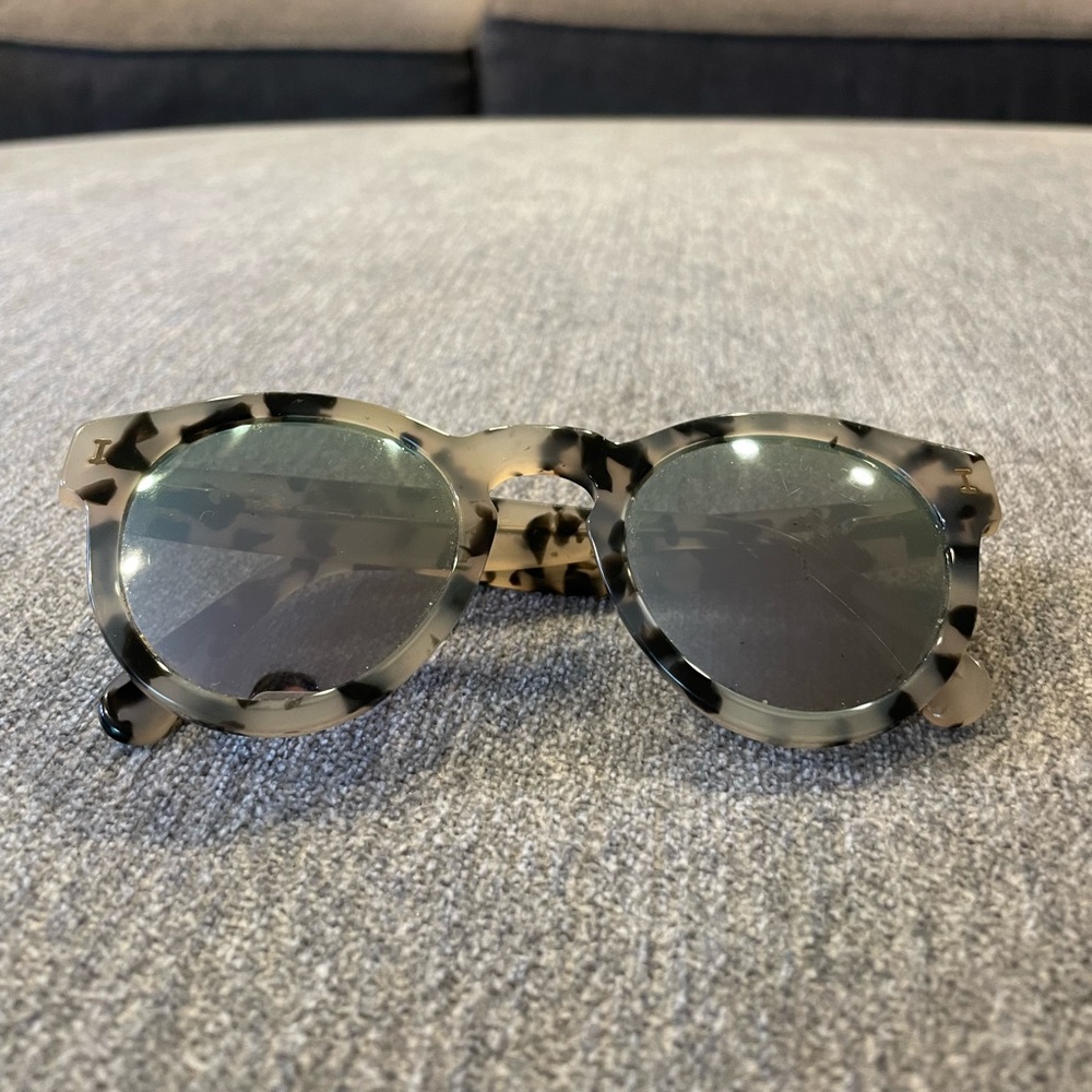 Illesteva Leonard sunglasses light gray tortoise